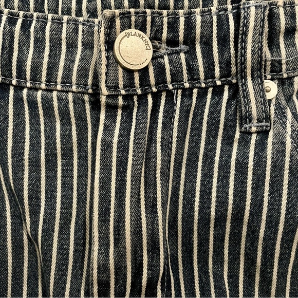 NWOT BLANK NYC Denim Mini Skirt Pale Rails White Blue Striped Fringed Hem sz 27 - Picture 5 of 14
